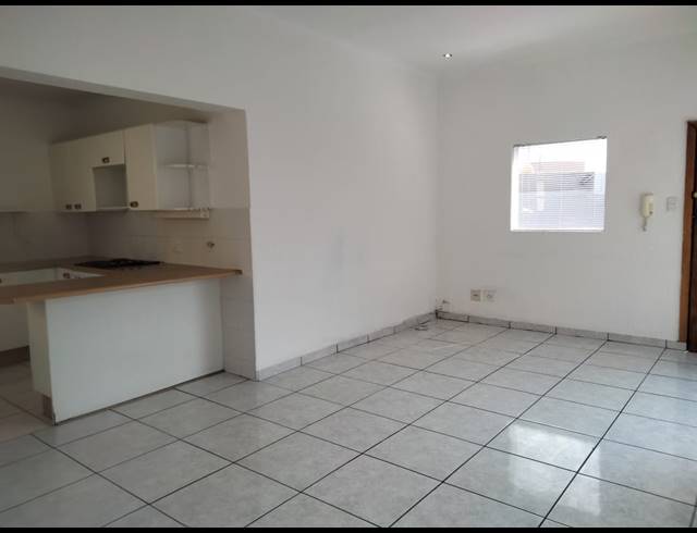 2 BEDROOM FLAT FOR SALE IN RADIOKOP